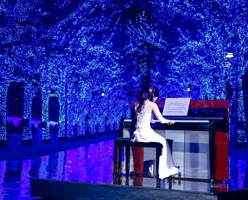 「青の洞窟SHIBUYA」クリスマスは“美女と野獣”をピアノ生演奏、光と音が連動