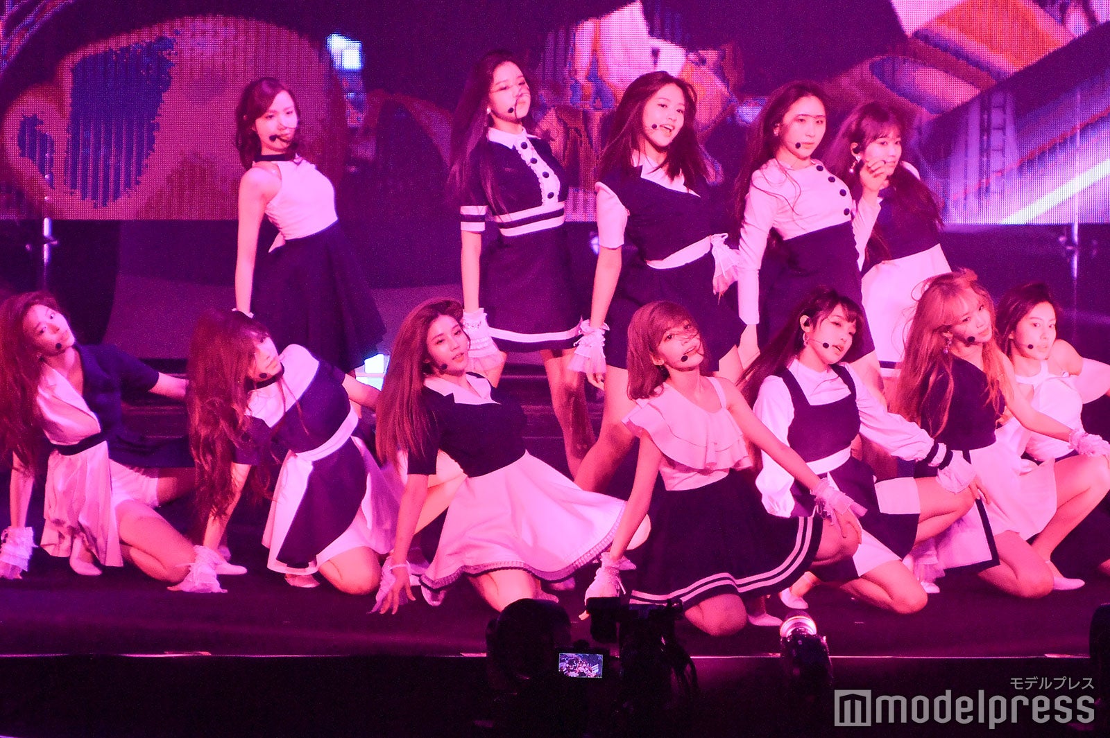 IZ*ONE （C）モデルプレス