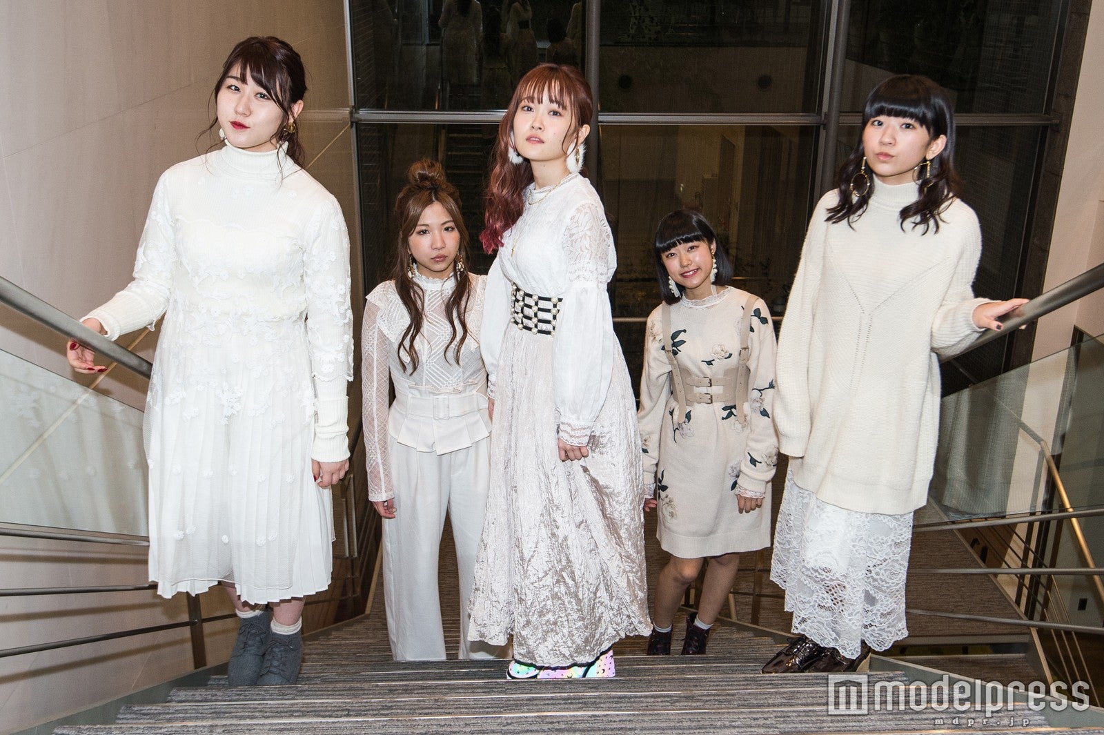 Little Glee Monster（左から）かれん、MAYU、芹奈、manaka、アサヒ（C）モデルプレス