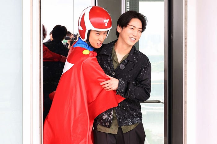向井康二、亀梨和也(C)フジテレビ