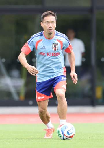 長友佑都が吉田麻也参加に大はしゃぎ「お互いしぶとい。いやーうれしいね」