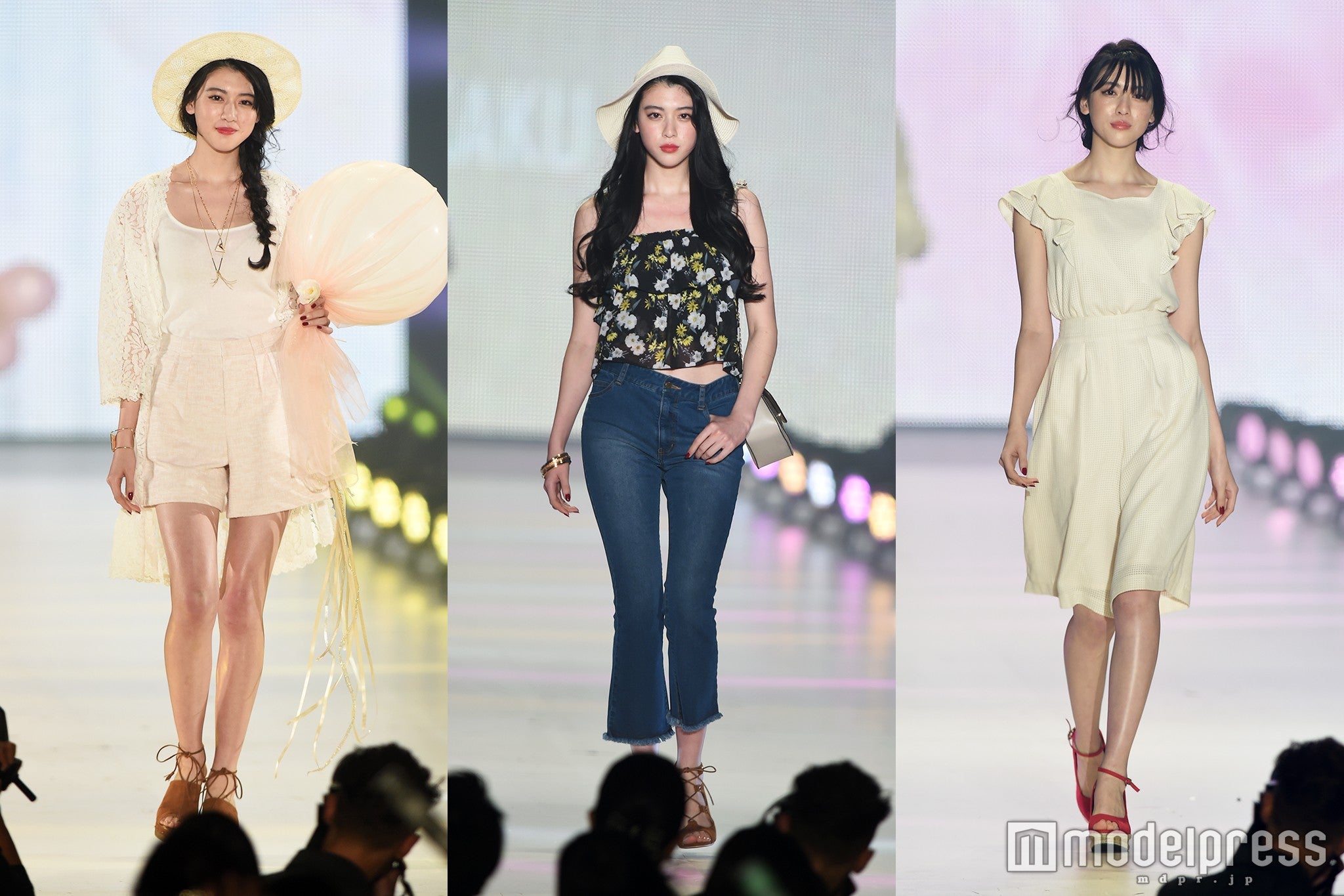 三吉彩花が魅せる春の最旬ファッション “美脚”際立つコーデ術とは