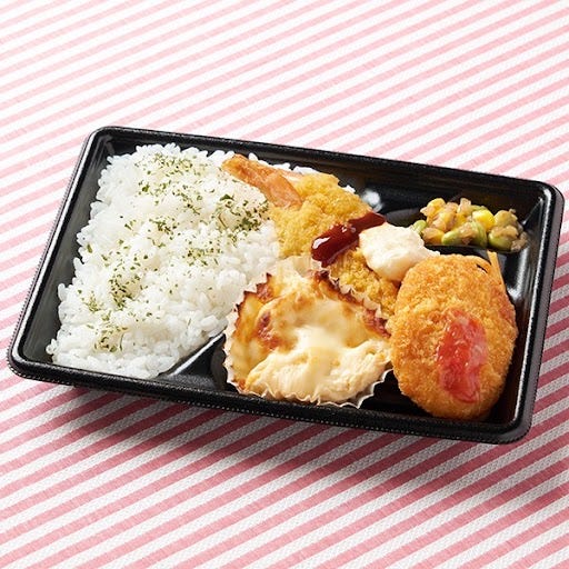 「W海老フライ&グラタン弁当」税込598円(提供画像)