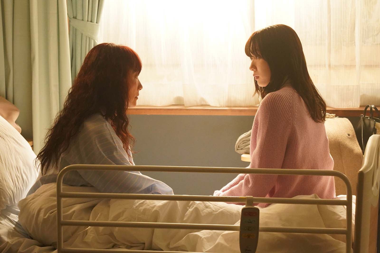 余貴美子、永野芽郁「君が心をくれたから」第5話より（C）フジテレビ