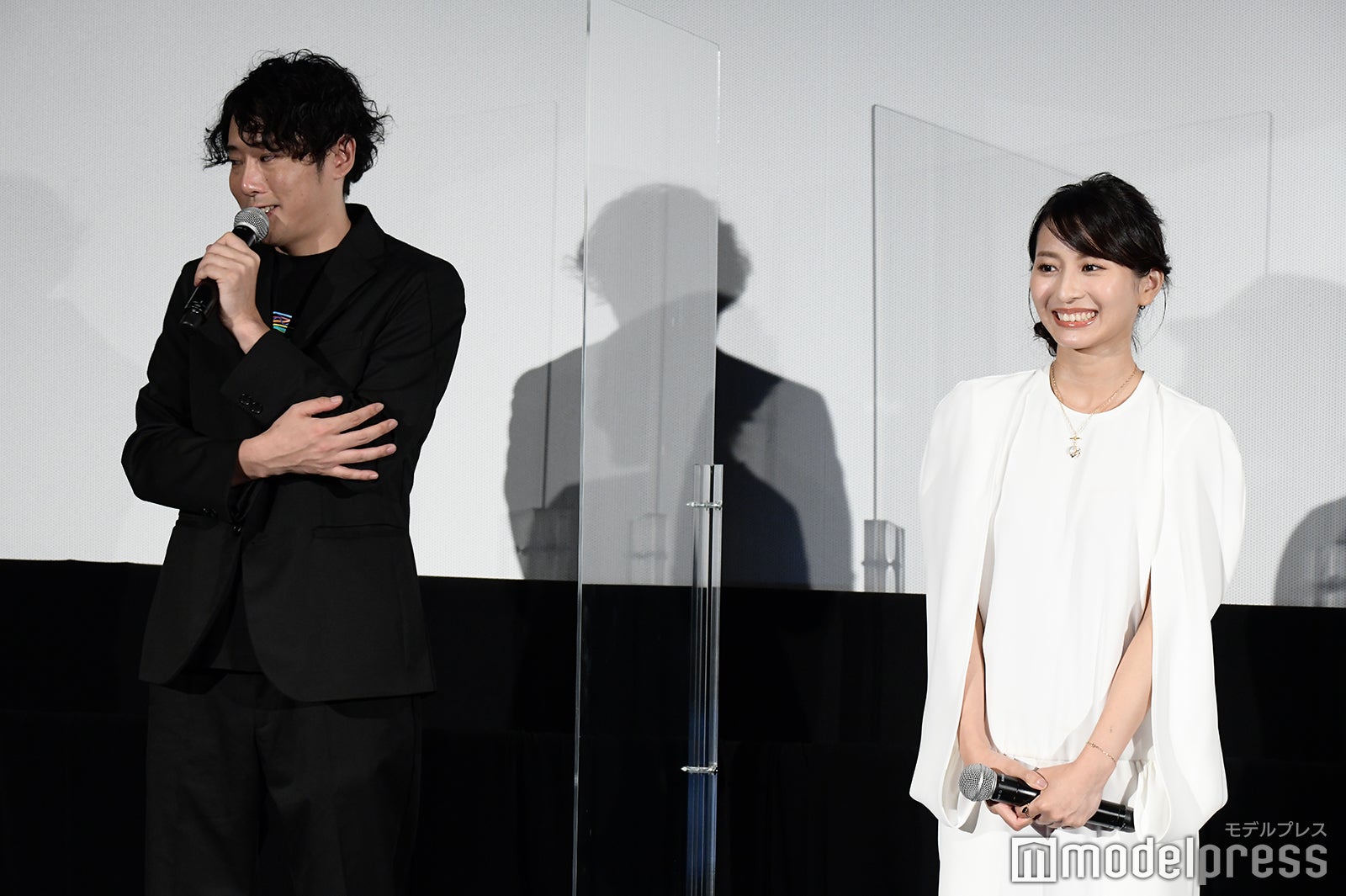 藤井道人監督、ロン・モンロウ （C）モデルプレス