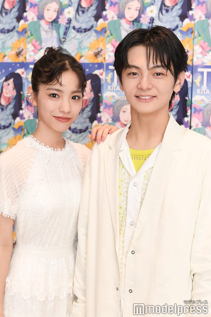 當真あみ&齋藤潤(C)モデルプレス