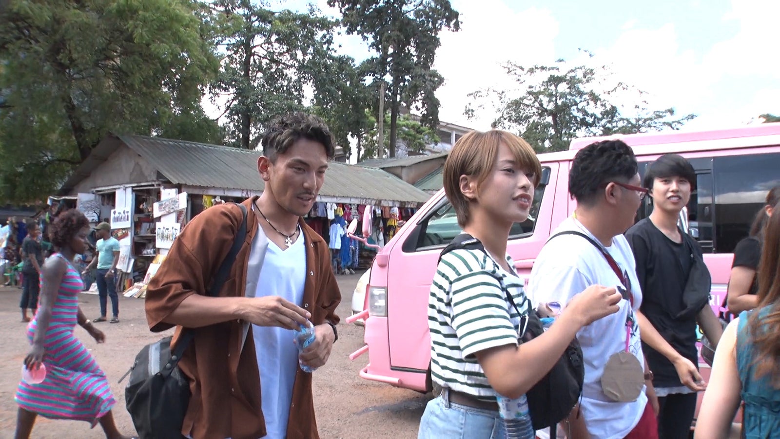 ヒデ、ハスキー「あいのり：African Journey」第9話より（C）フジテレビ