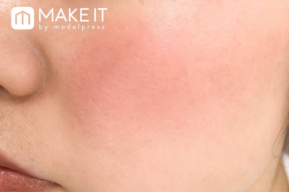 SUQQU／ピュア カラー ブラッシュ／115 紅氷柱‐BENITSURARA 使用 (C)メイクイット