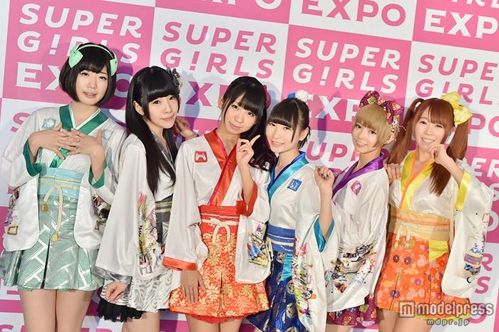 でんぱ組.inc(左から)夢眠ねむ、相沢梨紗、古川未鈴、藤咲彩音、最上もが、成瀬瑛美