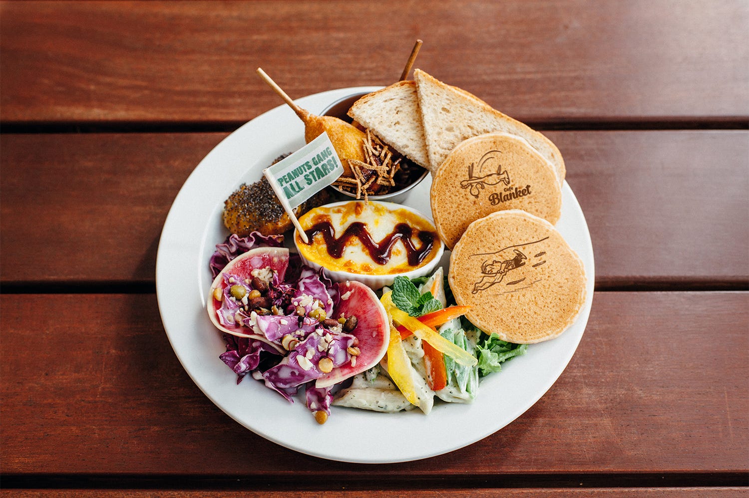 スヌーピーミュージアムが開館1周年!アニバーサリー限定グッズ&フードも見逃せない