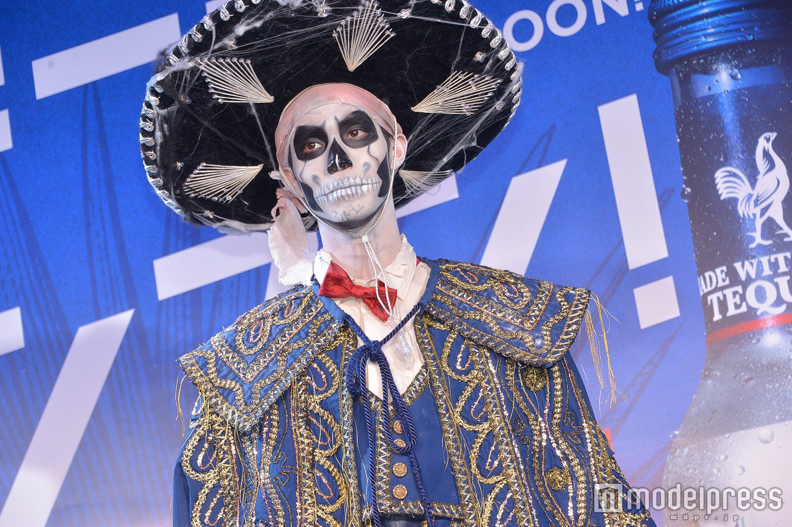 ゾンビ仮装の店員 （C）モデルプレス