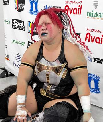 【スターダム】刀羅ナツコが意味深発言「ヘイトもミ・ヴィダ・ロカもマンネリ化するだけ…」ワールド王座奪取ならずも鈴季すずとの激闘後に握手