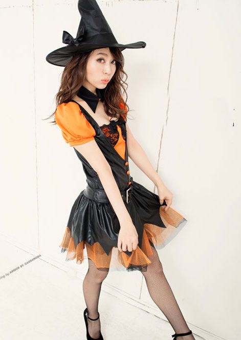 ≪魔女≫ワンピース.帽子.網タイツ4点Set「神戸レタス」5,990円(税込)/画像提供:神戸レタス