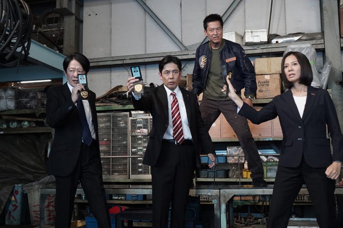 川原和久、山中崇史、寺脇康文、篠原ゆき子「相棒season22」第8話より(C)テレビ朝日