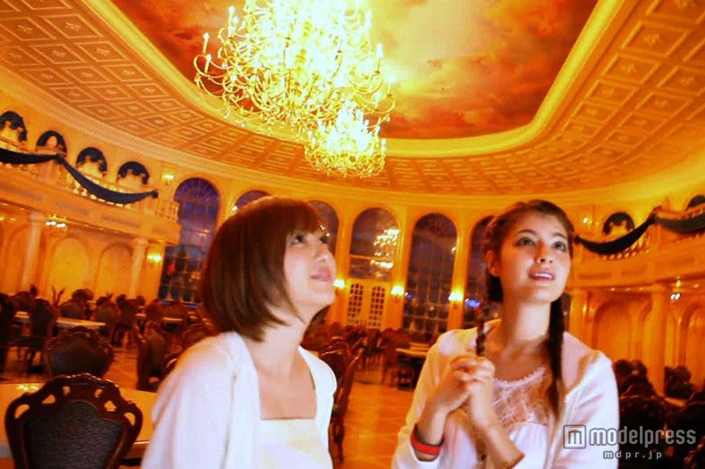 「美女と野獣」のお城がモデルの本格フレンチレストラン(c)Disney