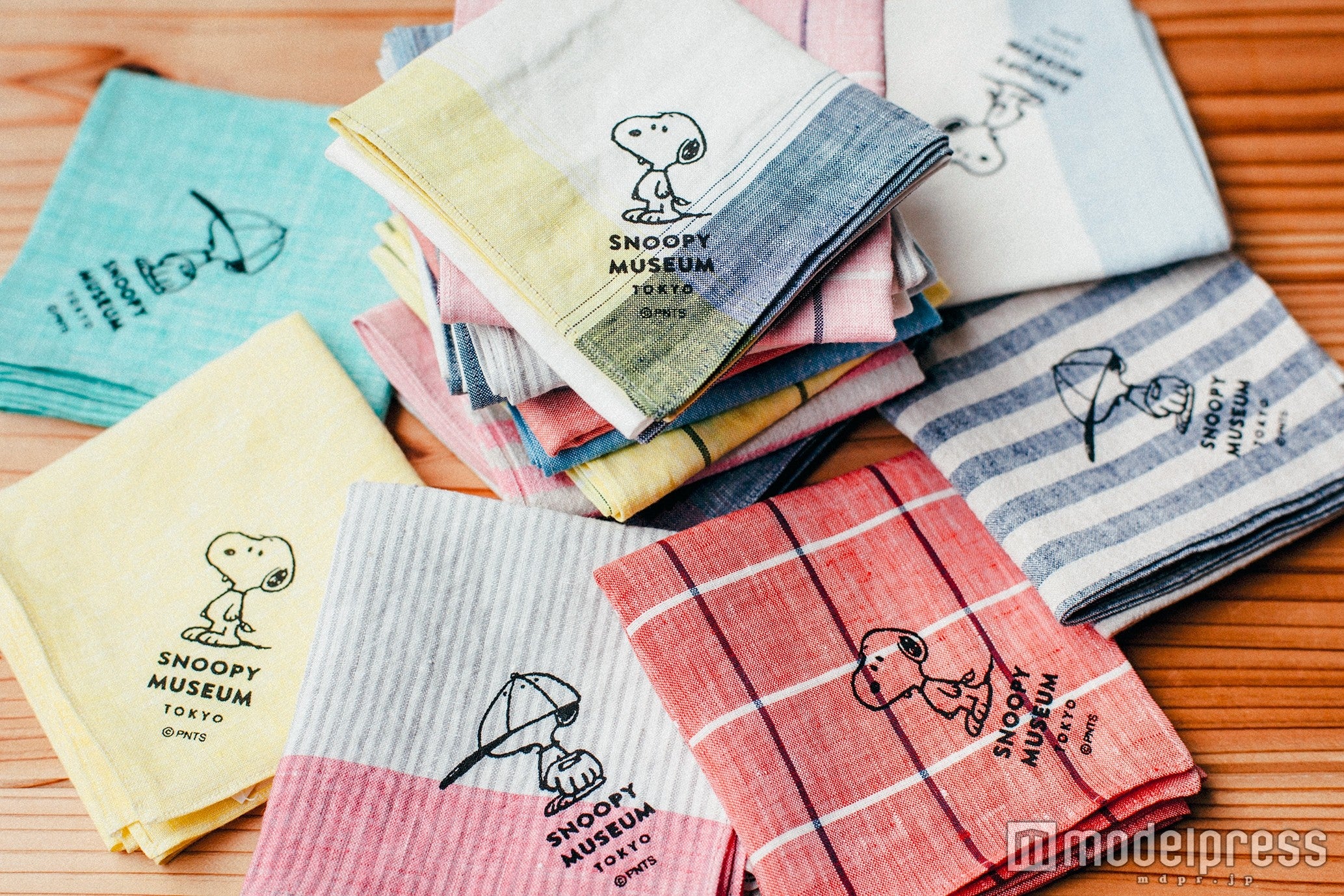 中川政七商店とコラボしたMottaリネンハンカチ（C）Peanuts Worldwide LLC／画像提供：ソニー・クリエイティブプロダクツ