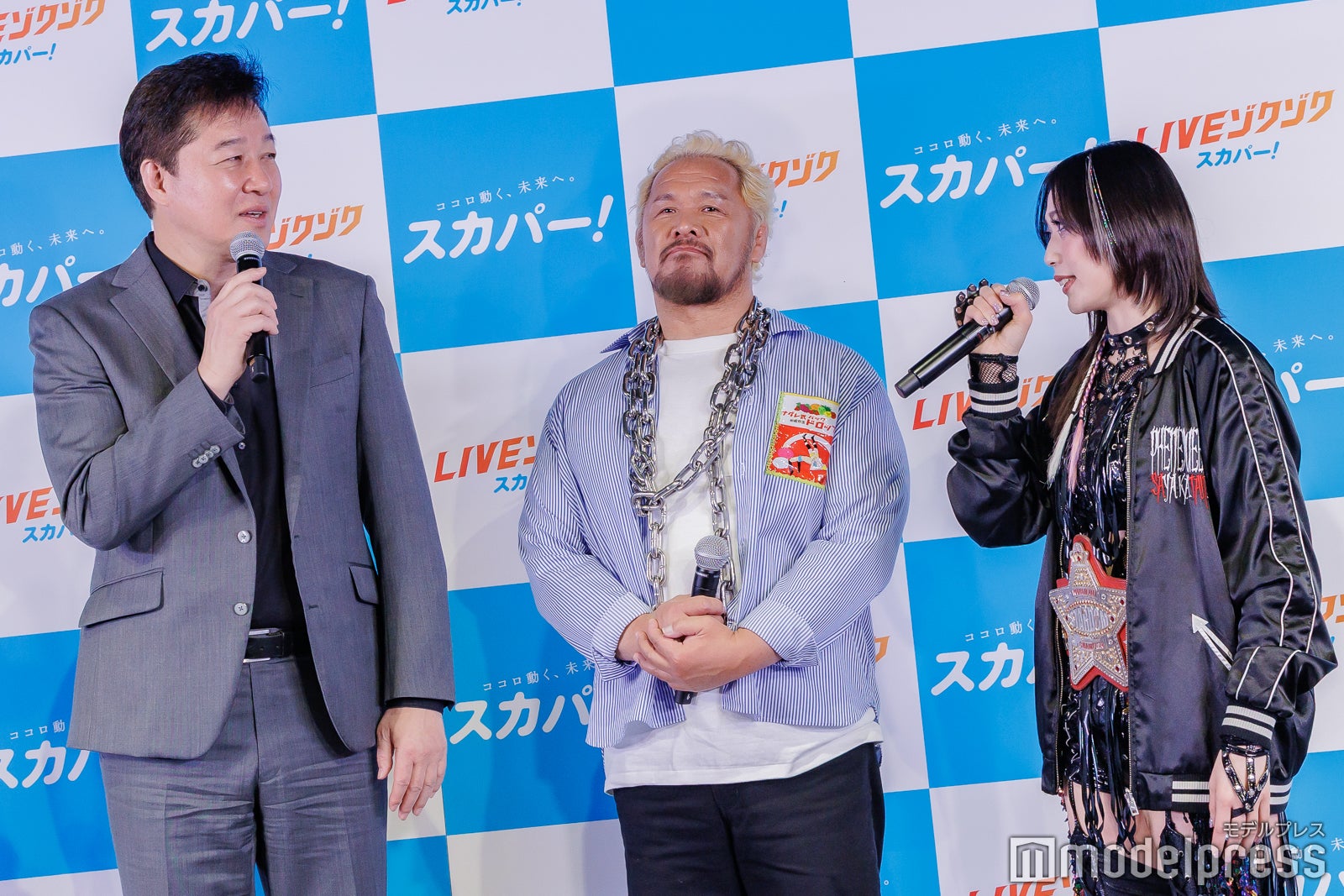 川合俊一、真壁刀義、上谷沙弥（C）モデルプレス