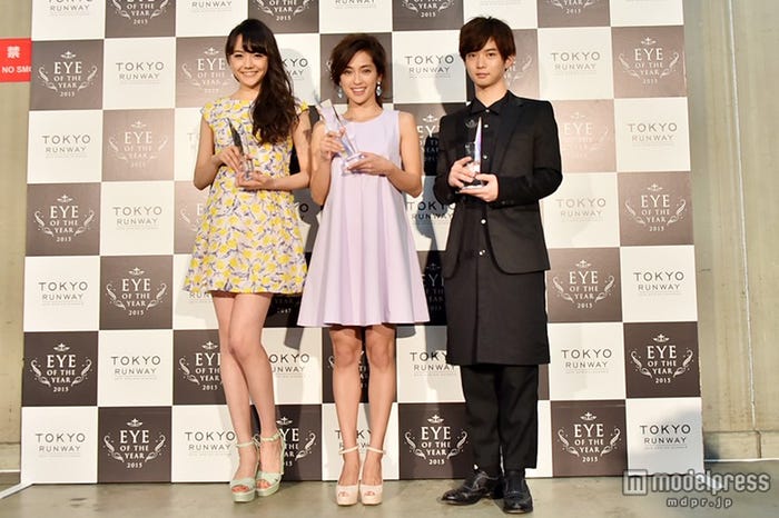 (左より)松井愛莉、中村アン、千葉雄大