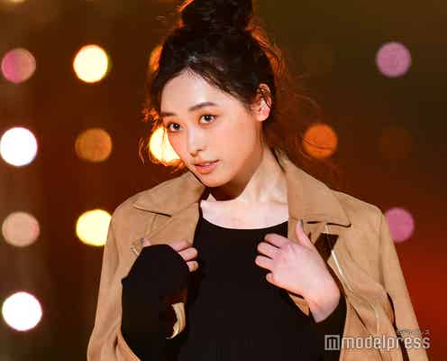 福原遥、20歳迎え初ランウェイ ルーズなお団子ヘアが大人可愛い<TGC2018A/W>