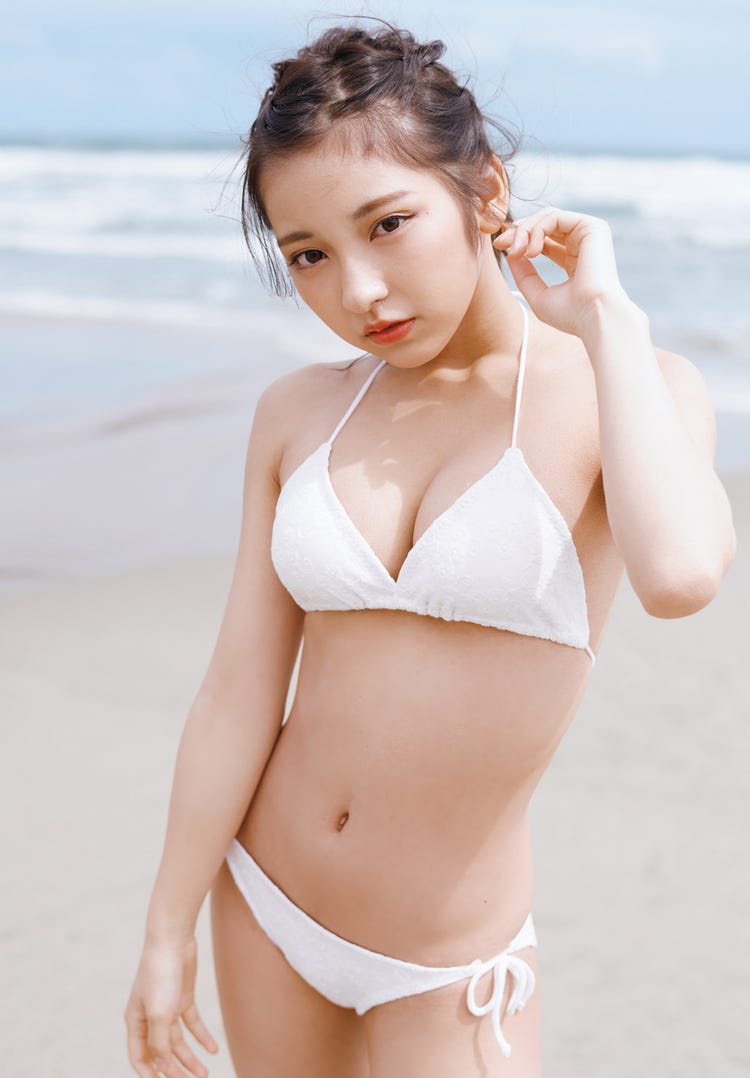 津久井えみり 画像6/10) ミラノでも活躍するモデル美女・津久井えみり、過激なグラビアデビュー - モデルプレス