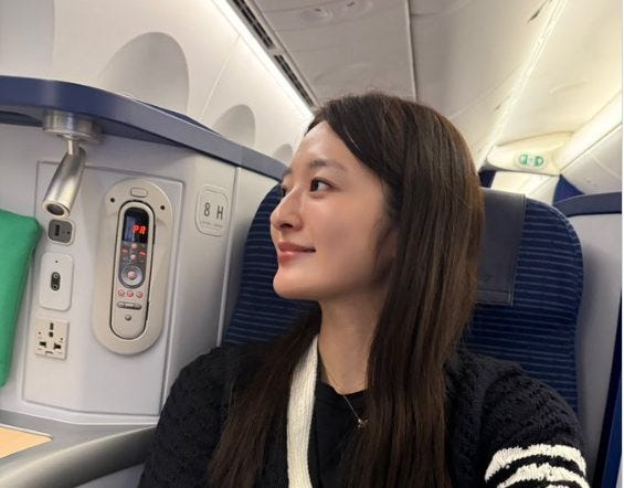 「いつも駆け込み搭乗」元ミス東大タレントの投稿が表示2400万回超え炎上