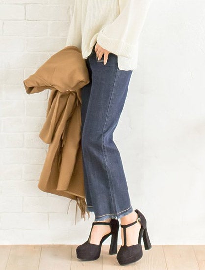 裾クラッシュデニムフレアパンツ「Re:EDIT by GALSTAR」2,998円（税込）／画像提供：Re:EDIT by GALSTAR