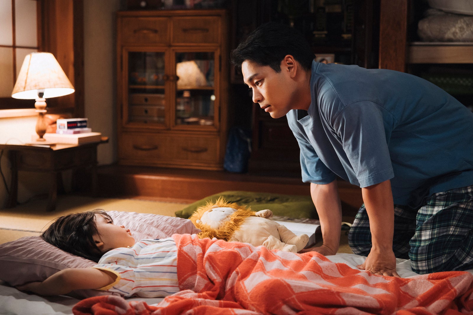 佐藤大空、柳楽優弥「ライオンの隠れ家」第5話（C）TBS