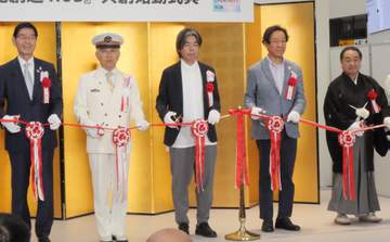 中村鴈治郎 上野駅で舞踊「七福神」を披露 「文化創造HUB」の共同創始動式典に出席