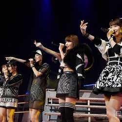 モデルプレス - AKB48柏木由紀&小嶋陽菜Wセンターの新曲発表&披露 高橋みなみ&山本彩はラップも