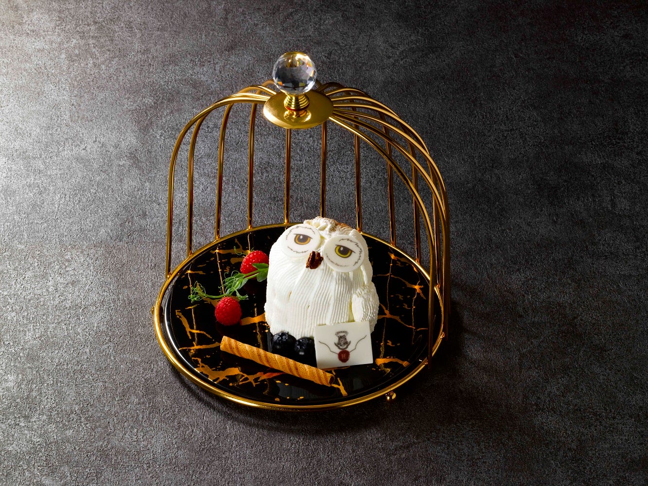 「ハリー・ポッター」スタジオツアー東京、フードメニュー公開 ヘドウィグケーキや4寮プレートなど