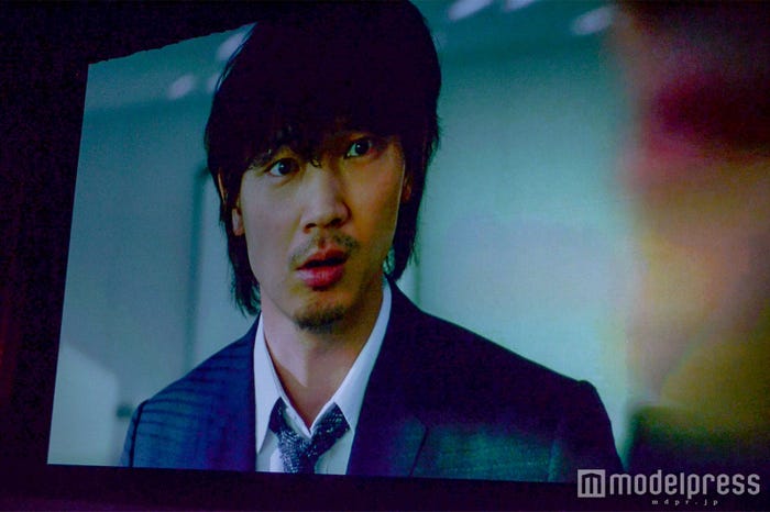 新CMの綾野剛(C)モデルプレス
