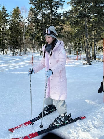本田真凜、‟人生初スキー”に不安顔「スケートと滑る感覚似てるって聞いてたのに」