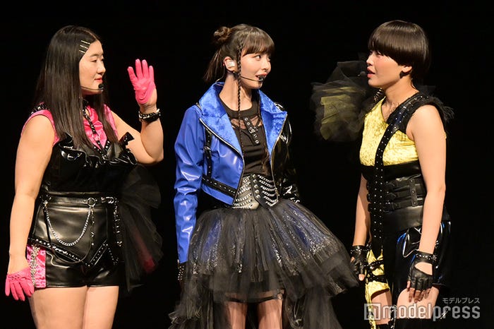 よしこ、川口ゆりな、まひる (C)モデルプレス