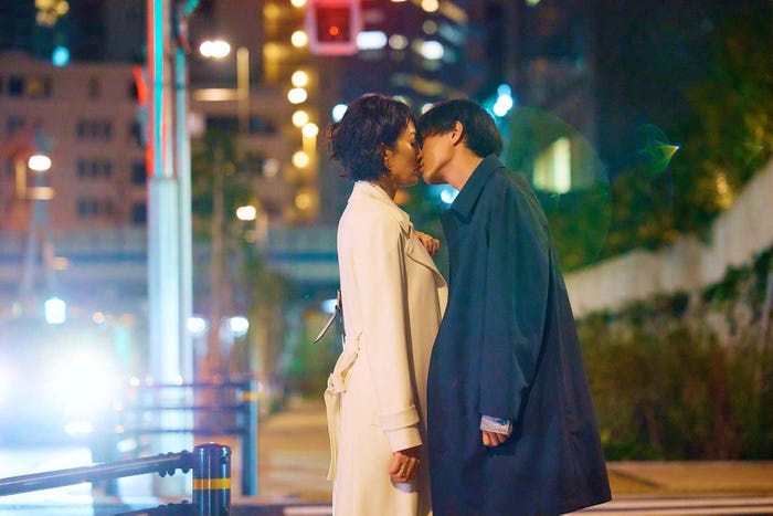 板谷由夏、永瀬廉「東京タワー」第1話より(C)テレビ朝日