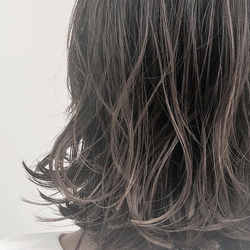 あか抜けたいなら自分に合ったヘアカラーを見つけるべき!