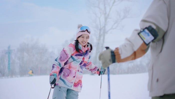 上坂樹里/新CM「今だけは青い冬。」ゲレンデ篇(提供写真)