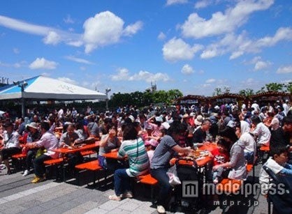 たくさんの美味しいものが集まる／画像提供：国際観光食文化博 世界のグルメ名酒博