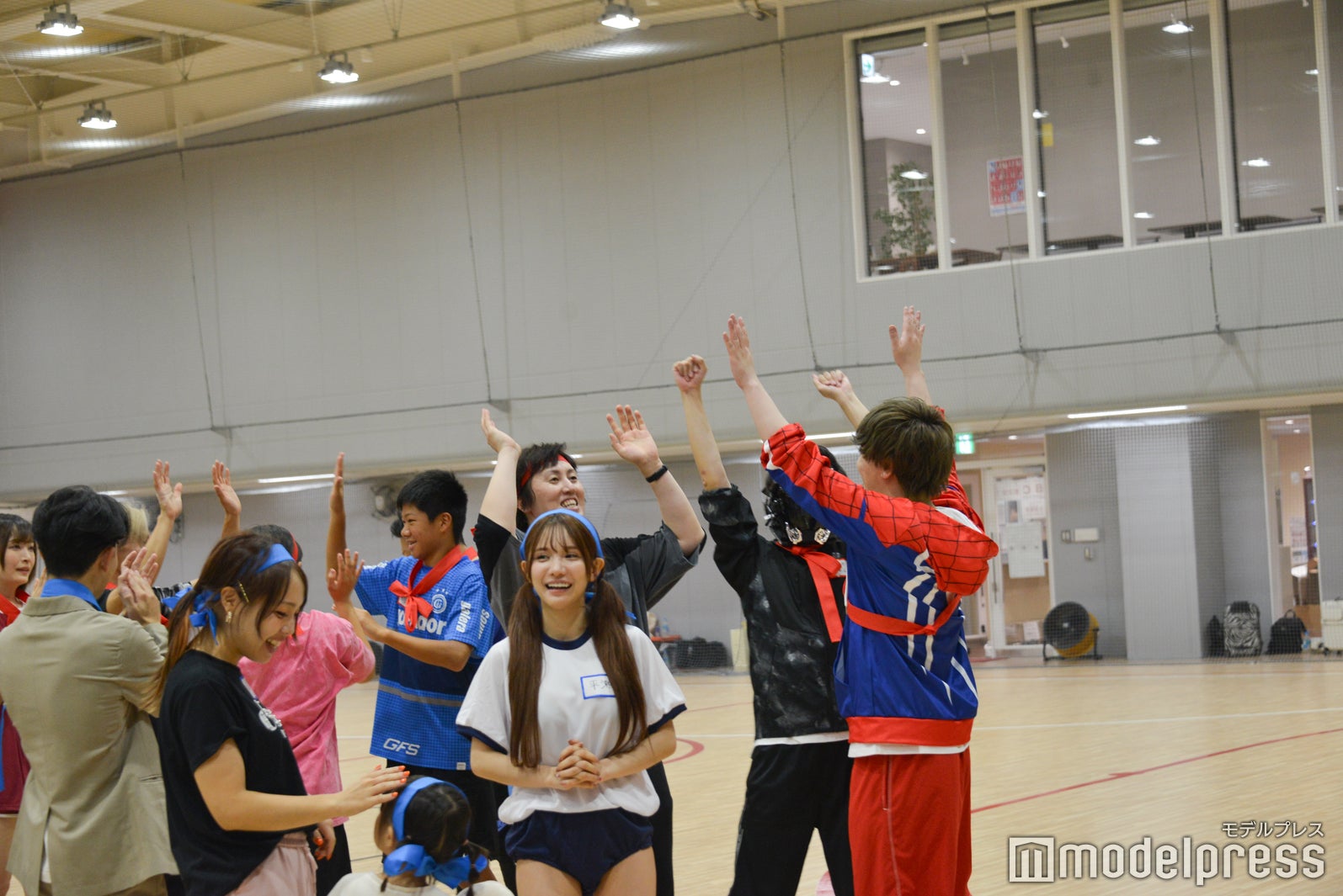 優勝したヴァンビ学長チーム（C）モデルプレス