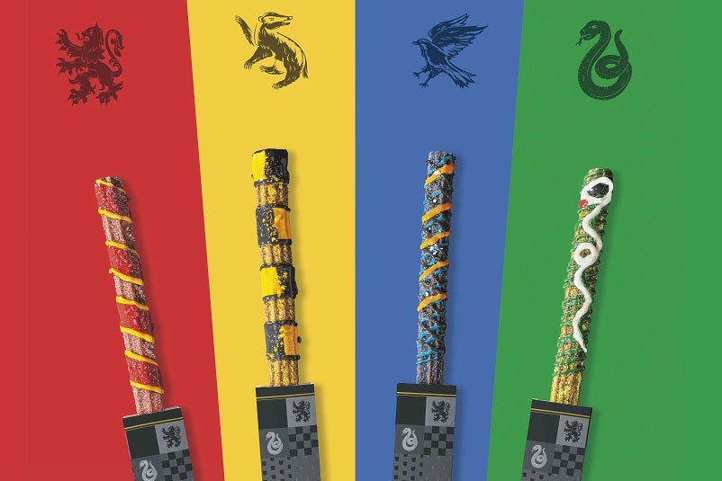 USJ“ハリポタ”エリアに4寮チュリトス＆魔女鍋レモンケーキ登場