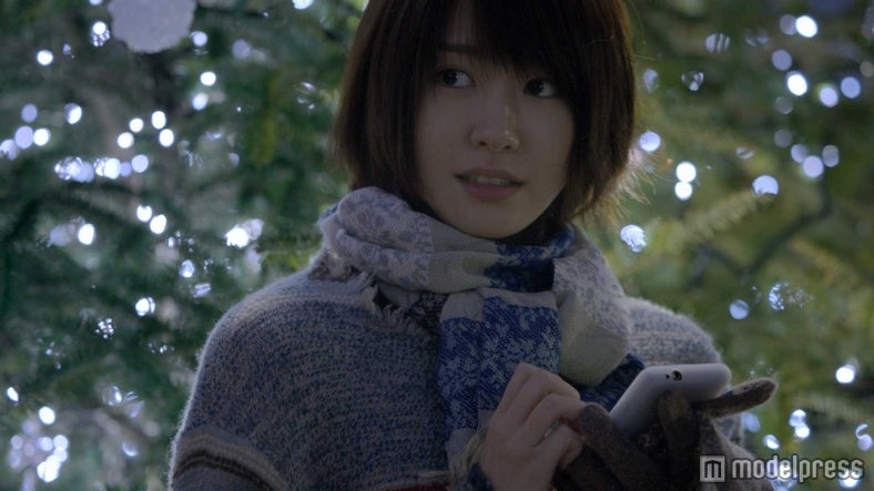 新垣結衣／新CM「まってる。モバゲーと。」篇より