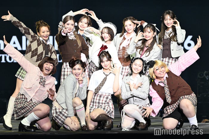 川村エミコ・平野ノラ・松浦景子・やしろ優が美女グループとコラボ（C）モデルプレス