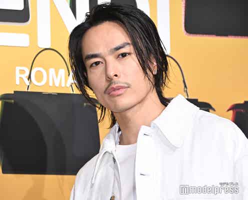 三代目JSB今市隆二、自身の音楽活動と職人に共通点 夏先取りコーデで登場<フェンディハンド・イン・ハンド~卓越した職人技への称賛>