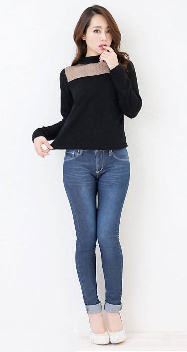 ドットチュール切替ハイネックニットソートップス「神戸レタス」2490円（税込）／画像提供：神戸レタス