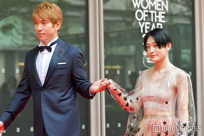 タキシードもカッコイイ (C)モデルプレス