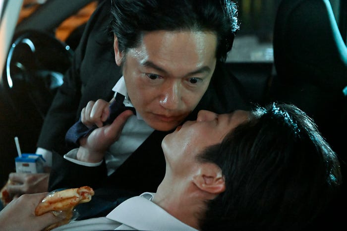 井浦新、田中圭「おっさんずラブ-リターンズ-」第4話(C)テレビ朝日