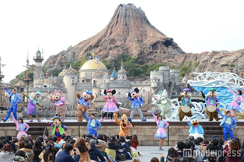 「ピアチェーレ！（はじめまして）」のポーズ（C）モデルプレス