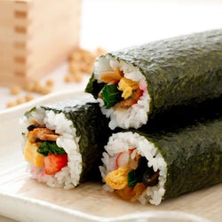 なぜ節分に「恵方巻き」を食べるのか? 全国に広まった理由は? 恵方巻きのルーツとおいしい作り方