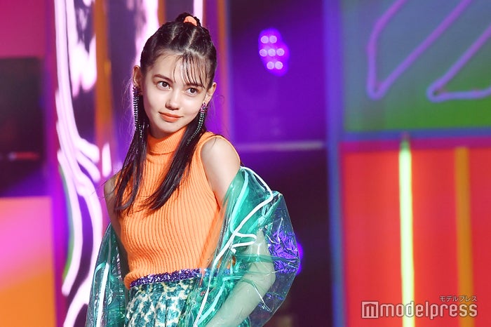 Vivi 専属モデルオーディション グランプリの愛花 えりか お披露目 歓声止まず Vivi Night モデルプレス Vivi 専属モデルオーディション グランプリの愛花 えりか お披露目 歓声止まず Vivi Night モデルプレス