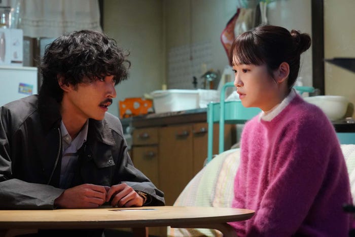 上杉柊平、川栄李奈「となりのナースエイド」第4話より(C)日本テレビ