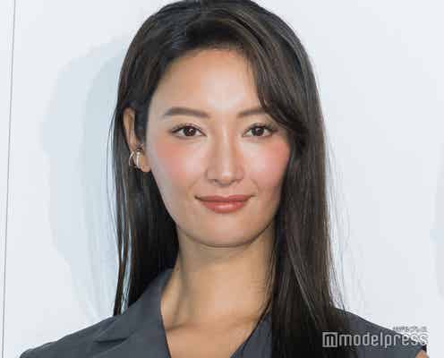 菜々緒、美スタイル際立つノースリーブ姿で登場 下着選びのこだわり明かす